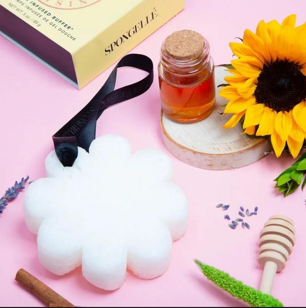 Amazing Spongelle Set, 3 Multi Use Sponges And 1 Hand Cream.